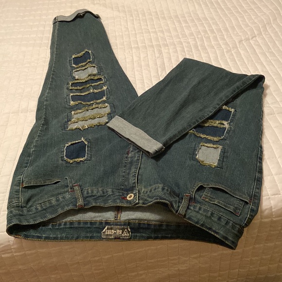 💥3 for $15💥♥️THESE JEANS $10♥️ Be-Girl Ankle Cuffed Jeans w/ Patches - Picture 8 of 12